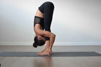 Sesión Inicial Básica de Yoga para la Menopausia 5 Sesión Inicial Básica de Yoga para la Menopausia 2